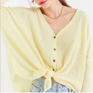 Out From Under SMALL Jojo Oversized Thermal Button Front Top pastel lemo…